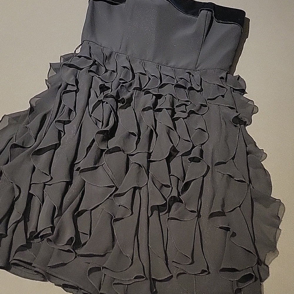 Chic Black Ruffled Strapless Dress